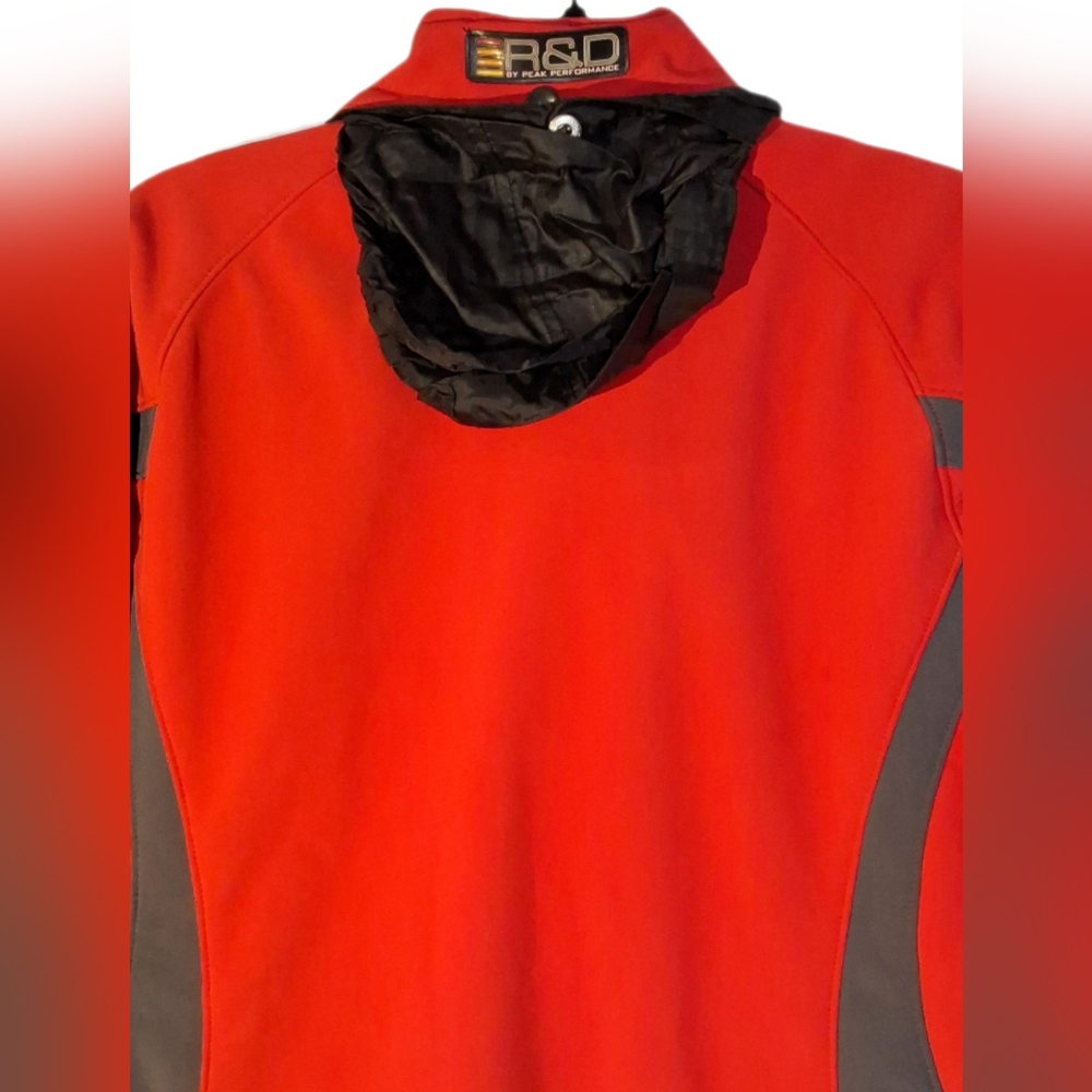 Peak Performance Red & Gray Softshell Jacket - Picture 2 of 8